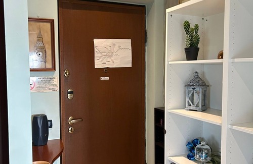 Garegnano House | Beautiful rooms in apartment with shared bathroom and kitchen use