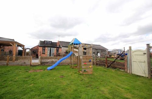 Stafford House | Beautiful rural cottage with secure garden