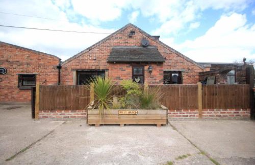 Stafford House | Beautiful rural cottage with secure garden