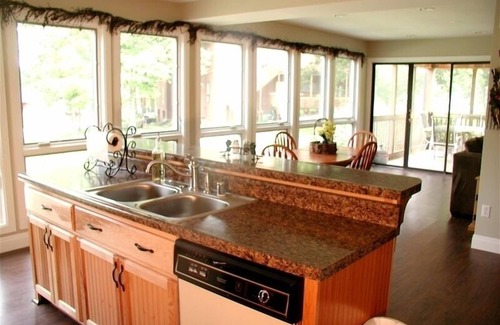 Bronston Condo | Beautiful Rustic 3BR Condo - Woodson Bend - Sleeps 14