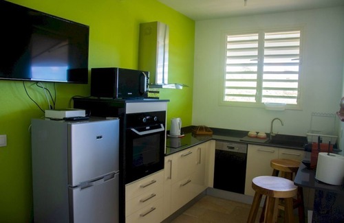 Le Moule House | Beautiful sea view villa, SPA and wifi its name: PrunePassion