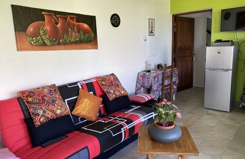 Le Moule House | Beautiful sea view villa, SPA and wifi its name: PrunePassion