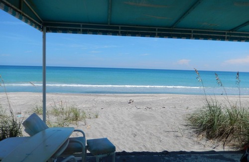 Hobe Sound House | Beautiful Secluded Beach House on prestigious Jupiter Island.n30 Day Minimum