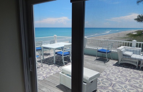 Hobe Sound House | Beautiful Secluded Beach House on prestigious Jupiter Island.n30 Day Minimum