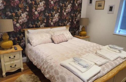 Trowbridge House | Beautiful Self Contained Cottages in Westbury