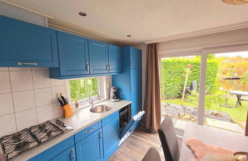 Sint-Annaland Ski Chalet | Beautiful setting on the water and 100 meters from the beach!