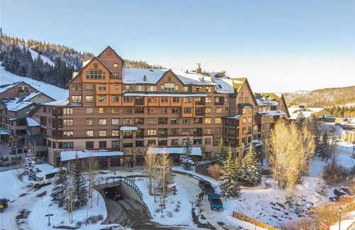 Winter Park Condo | Beautiful Ski In Ski Out 2 bedroom steps to Gondola