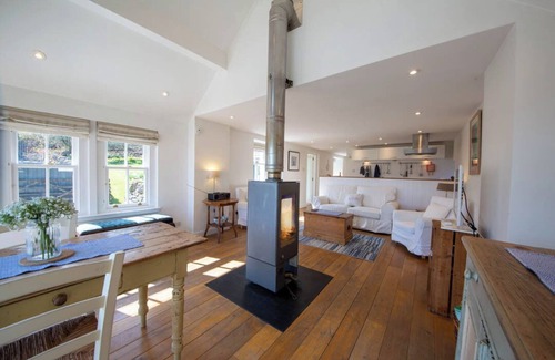 Loch Tay House | Beautiful Sky Cottage overlooking Loch Tay