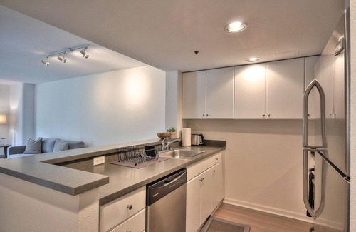 South Beach Apartment | Beautiful South Beach 1BR w/Heated Pool, near AT&T Park, by Blueground