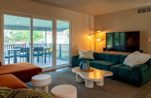 Central Rim House | Beautiful, spacious, and peaceful home minutes from Downtown Boise.