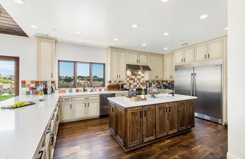 Santa Ynez House | Beautiful, Spacious Hilltop Villa in Wine Country