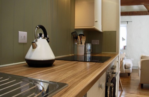 Penhallow Cottage | Beautiful, spacious one-bedroomed cottage close to Cornwall's Atlantic Coast