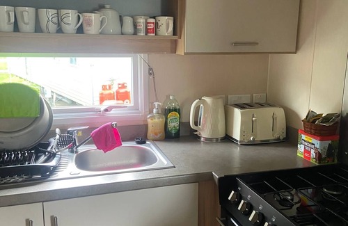 Hopton House | Beautiful Static in a lovely holiday resort of Breydon water park in Norfolk