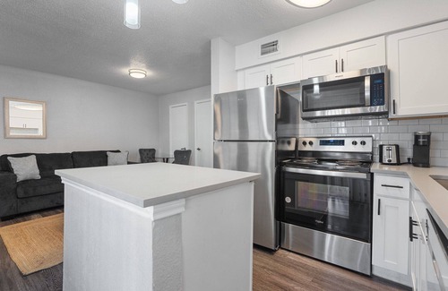 University Hills and Windsor Park Apartment | Beautiful Studio in University Hills 6736