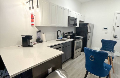 Elizabeth Apartment | Beautiful Studio Near Airport 3375