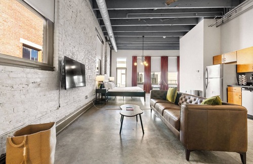 Downtown Louisville Apartment | Beautiful Studio & Outdoor Terrace on Whiskey Row