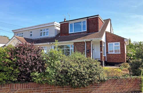 Thundersley House | Beautiful Stylish 3 Bedroom house near to Rayleigh