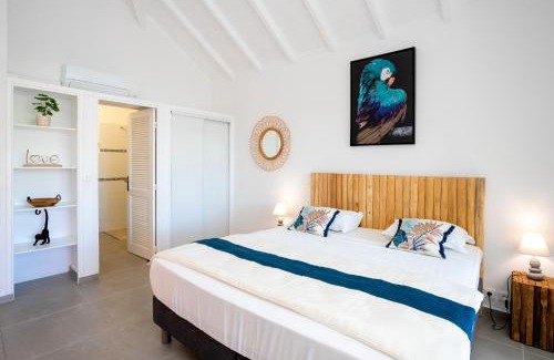 Cul de Sac House | Beautiful suite S12 with pool and sea view