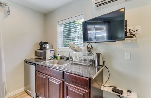 Mercer Island Apartment | Beautiful suite with lake & city views, hot tub - near downtown