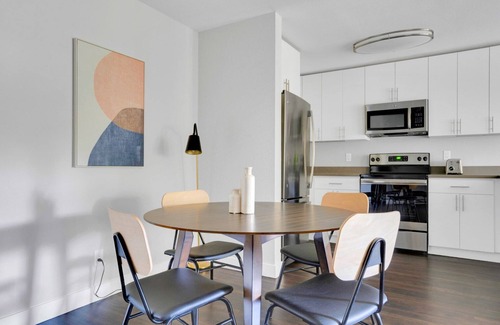 Sunnyvale Apartment | Beautiful Sunnyvale 1BR w/Pool, Gym & Spa, near Tech HQs, by Blueground