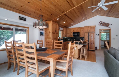 Tahoma House | Beautiful Tahoma retreat, comes w/Meeks Bay beach pass, walk to Sugar Pine Park