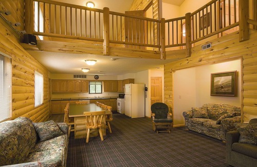 Isle Cabin | Beautiful Town Home style Cabin Rental on theThanes river near Lake Mille Lacs