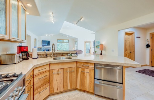 Crystal Bay House | Beautiful townhome w/lakeview, fireplace, mountain view, grill, & washer/dryer