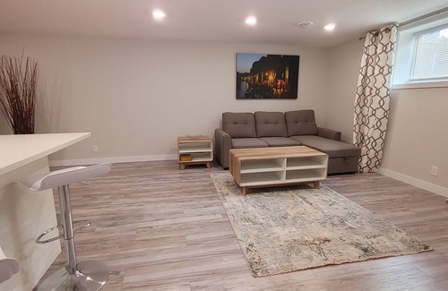 Southwest Calgary House | Beautiful two bedroom + den lower level suit
