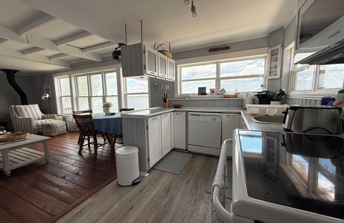 Chatham Cottage | Beautiful two-bedroom waterfront cottage. Unbelievable Sunsets.