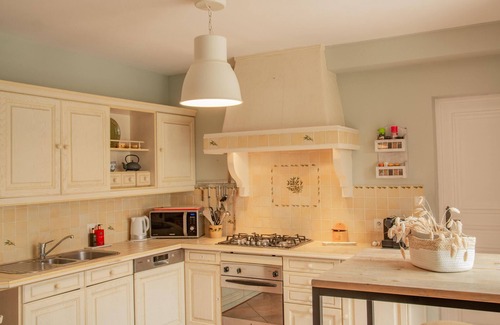 La Roque-sur-Pernes Villa | Beautiful villa with pool close to Mont-Ventoux