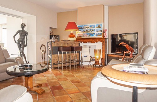 Saint-Chinian House | Beautiful vacation home with private pool and pretty fenced garden in St. Chinian in the Hérault, ju