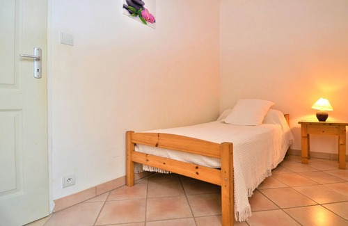 Aramon House | Beautiful vacation home in the charming village of Aramon, near Avignon and the Alpilles.