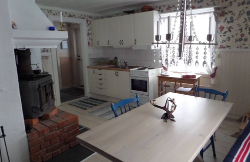 Gallo Ski Chalet | Beautiful vacation home with lake view on a country estate