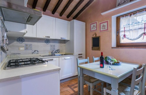 Monteroni d'Arbia House | Beautiful villa for 4 people with A/C, WIFI, pool, TV, patio, pets allowed and panoramic view