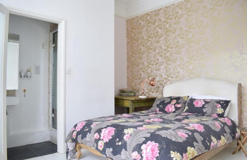 East Putney Apartment | Beautiful Victorian 2 Bedroom Apartment in London Putney