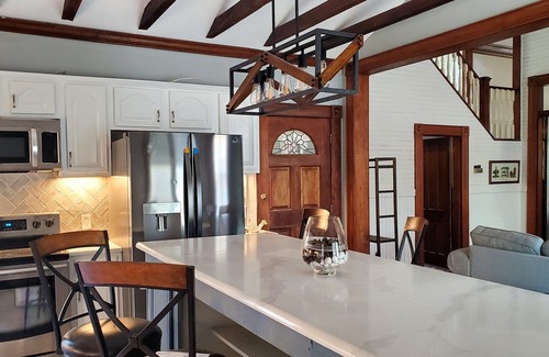 Southeast Pensacola House | Beautiful Victorian-style home - 15 min from beach