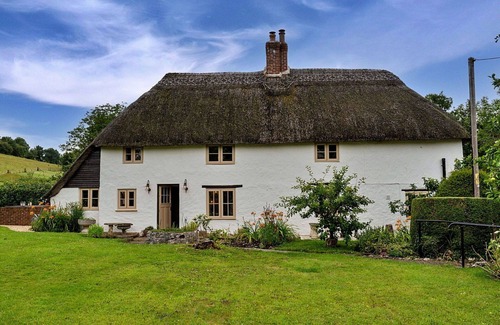 Blandford Forum House | Beautiful villa for 6 people with WIFI, terrace and parking