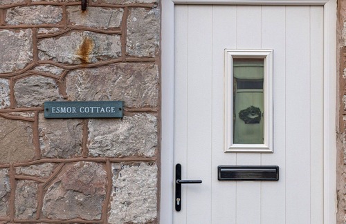 Caerwys House | Beautiful villa for 6 guests with WIFI, TV and pets allowed