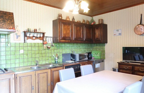 Vains House | Beautiful villa for 6 people with TV and patio
