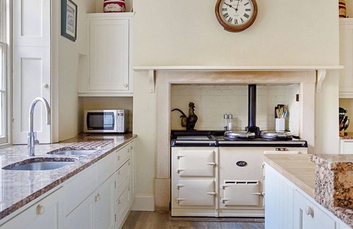 Tormarton House | Beautiful villa for 16 guests with pool, WIFI