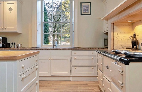 Tormarton House | Beautiful villa for 16 guests with pool, WIFI