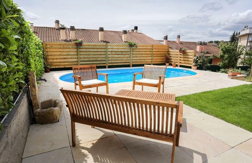 Saltara Villa | Beautiful villa for 5 guests with WIFI, private pool, A/C, TV, patio and panoramic view