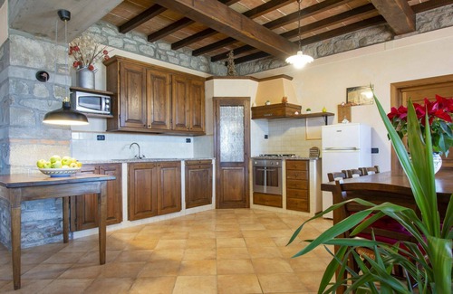 Caprignana Villa | Beautiful villa for 8 people with WIFI, private pool, TV and patio