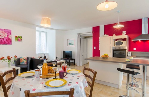 Plouneour-Trez Villa | Beautiful villa for 4 people with WIFI, TV, terrace, pets allowed and parking