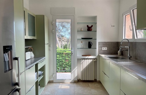 Boulouris-sur-Mer Villa | Beautiful Villa With Pool Near the Beach