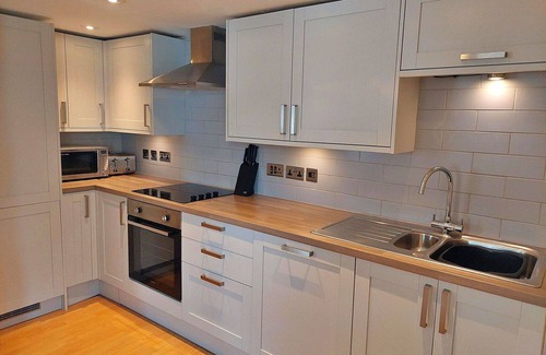 Liverton House | Beautiful villa for 6 people with WIFI, hot tub, pool and parking