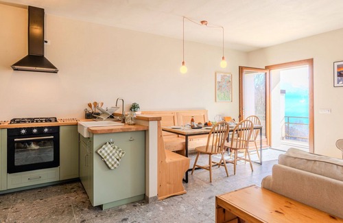 Peglio House | Beautiful villa for 5 people with WIFI, TV and terrace