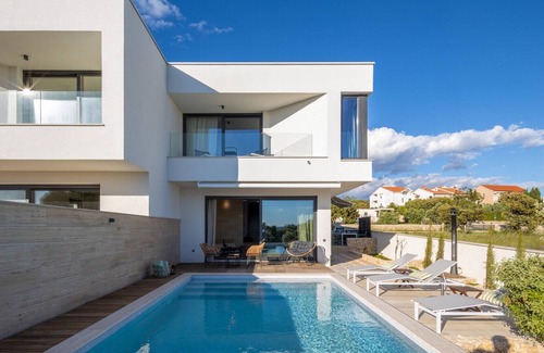 Kolan Villa | Beautiful Villa Oliva Mandre