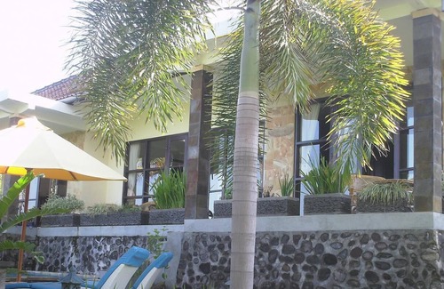 Kalibukbuk Villa | Beautiful villa on a hill with sea, mountain and rice field views
