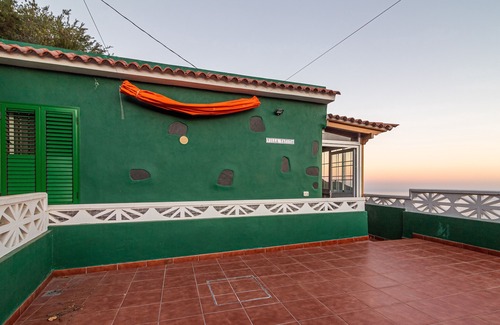 Los Realejos Villa | Beautiful Villa Tatita with Sea & Mountain View; Parking Available